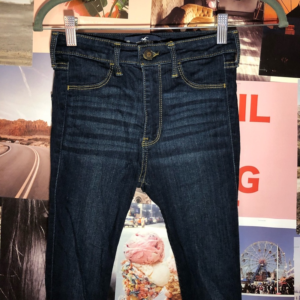 ✨ Dark Wash Hollister Jeans ✨